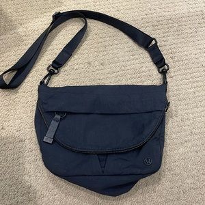 lululemon small crossbody bag